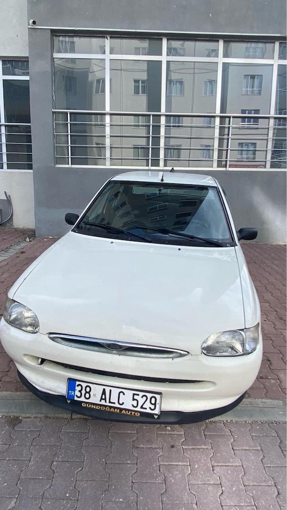 TEMİZ BAKIMLARI TAM FORD ESCORT - 4