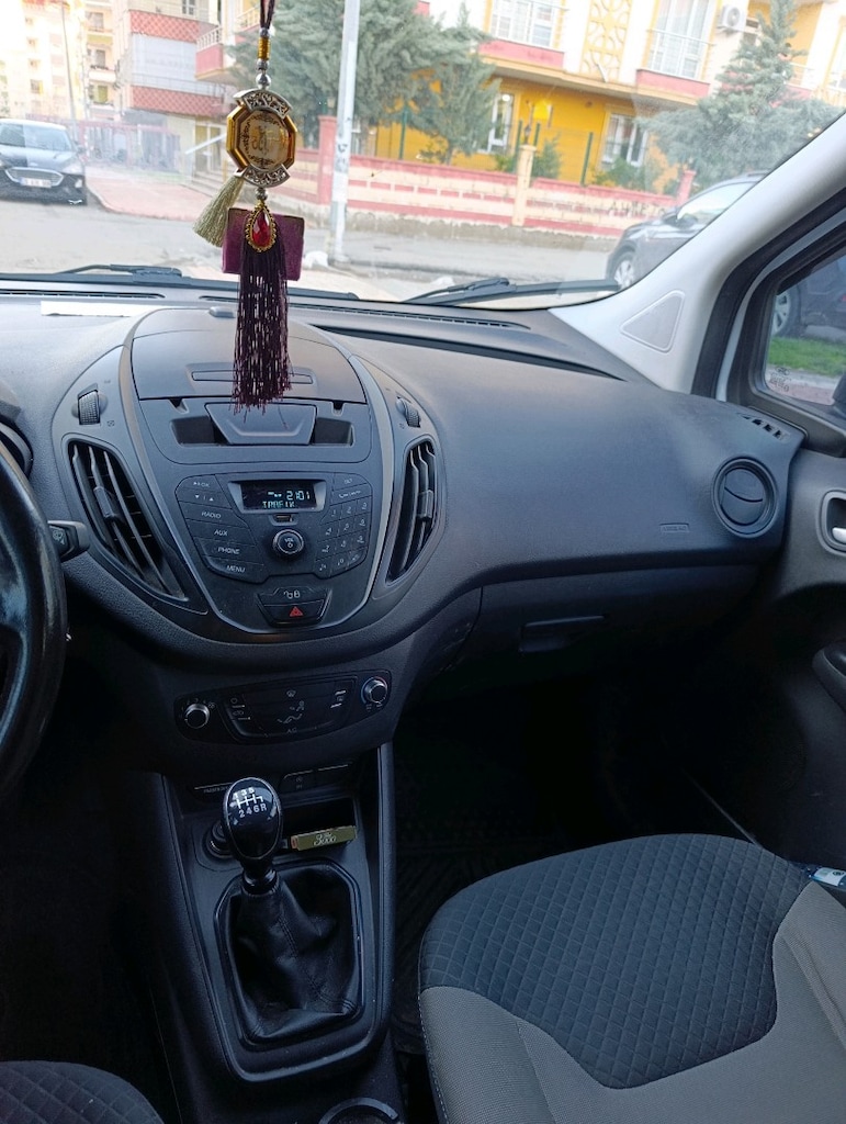 Ford Courier - 8