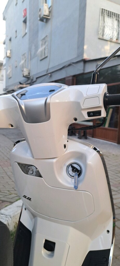 Kmyco Like 50 2021 model 6.000 km de - 12