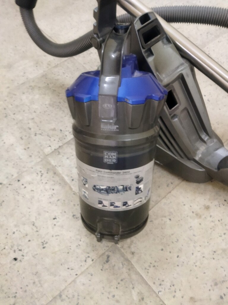 Fakir marka elektrlkli Süpürge 2400 whatt commander torbasız - 6