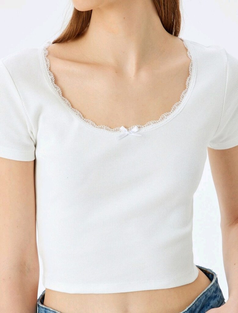 Beyaz Crop Top