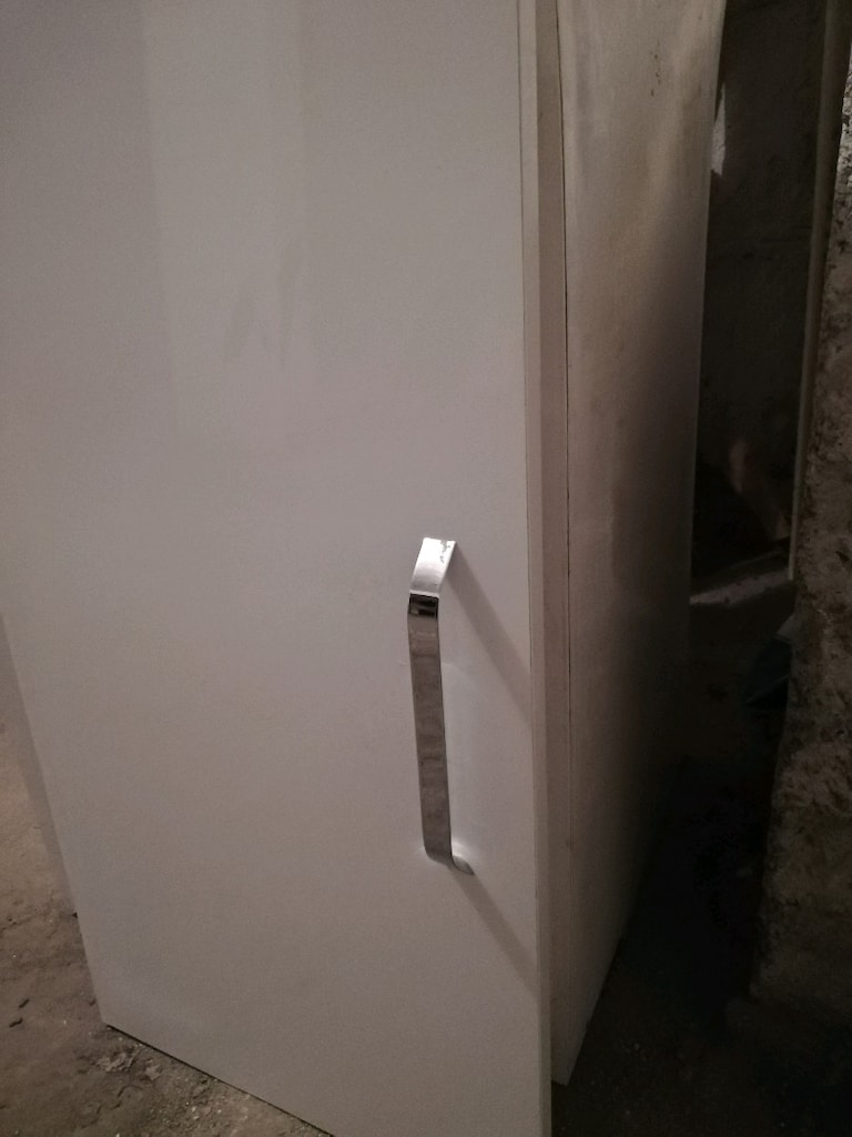 LAVABO TAŞIN ALTINDA BULUNAN AZ KULLANILMIŞ DOLABIN SATIŞI. - 2