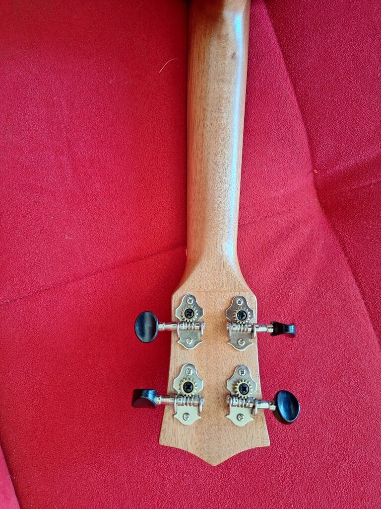 Ukulele Soprano - 5