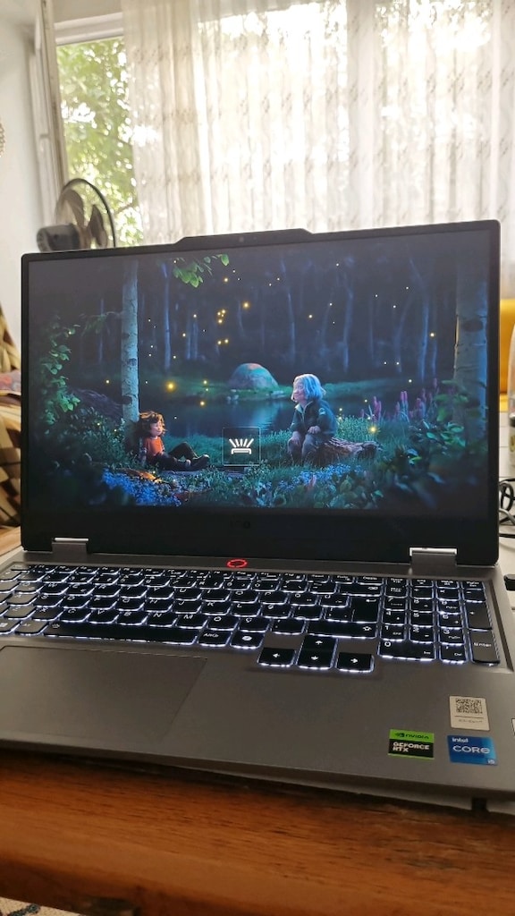 lenovo LOQ 15IAX9 - 17