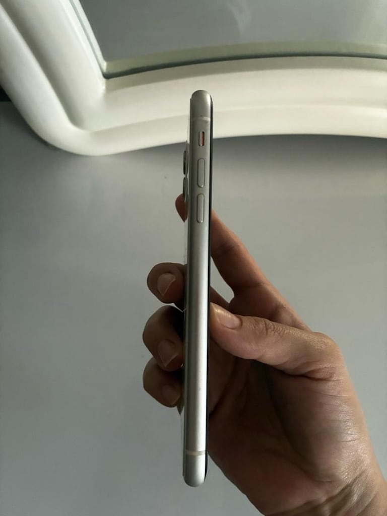 iPhone 11 - 4
