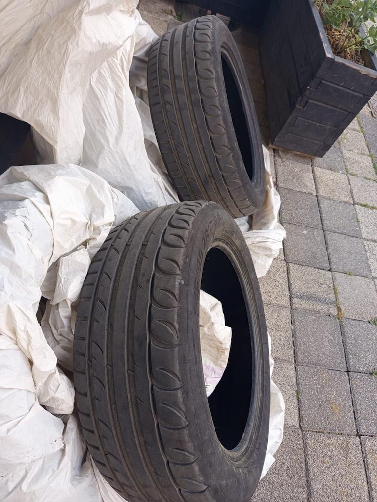 Strial 215 55 R17 98W - 3