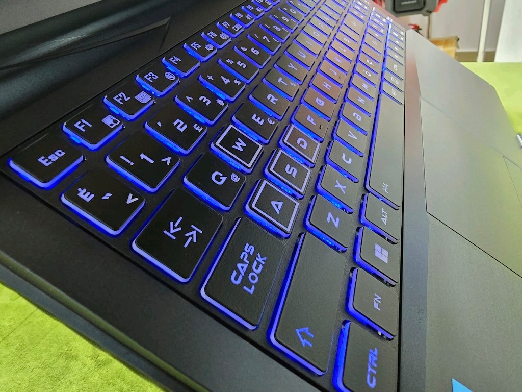 QUANTUM CWE15IAR GAMING LAPTOP İŞLEMCİ: Intel Core i7-11800H 11. - 15
