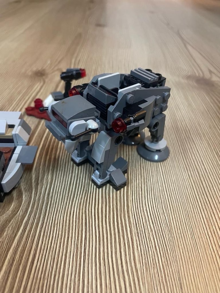 LEGO Star Wars 75195 Ski Speeder - 10