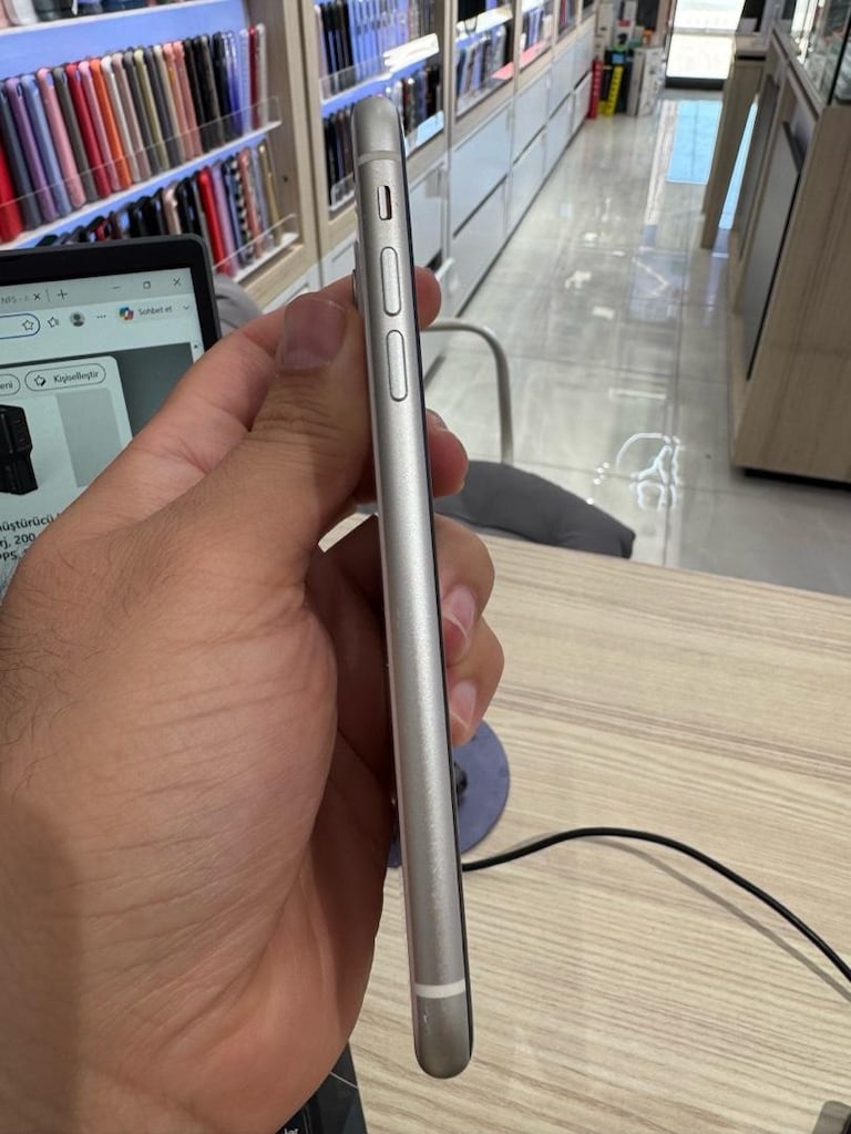İPHONE 11 128 GB - 5