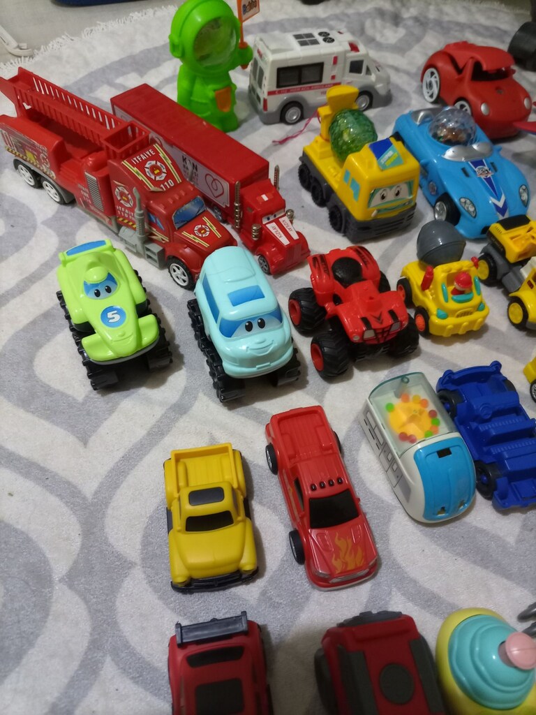 2 Küçük Oyuncaklar 32 Parça Takas olur - 4
