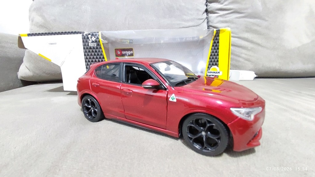 Alfa Romeo Stelvio Hatcback modeli metal diecast araba - 12