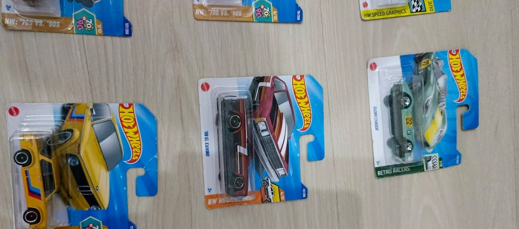 Hot wheels - 4