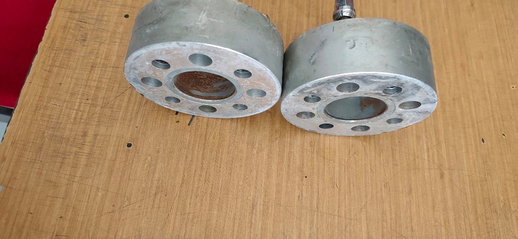 5cm 5.5cm flanş tofaş 4x98. 4x100 hatasız iyi durumda bijonları tam - 3