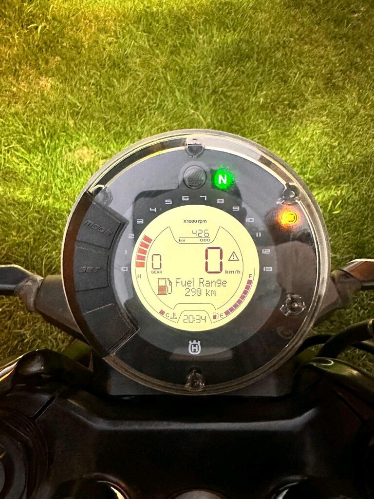 husqvarna svartpilen 250 - 4