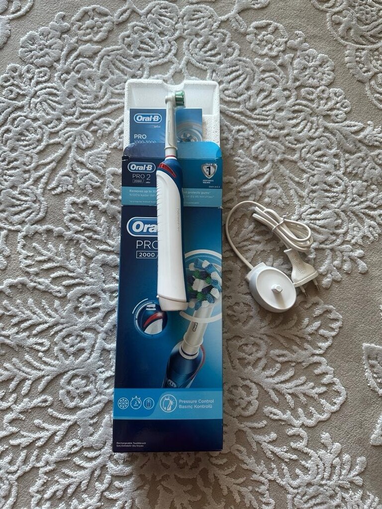 Oral-B Pro 2 2000 şarjlı diş fırçası - 9