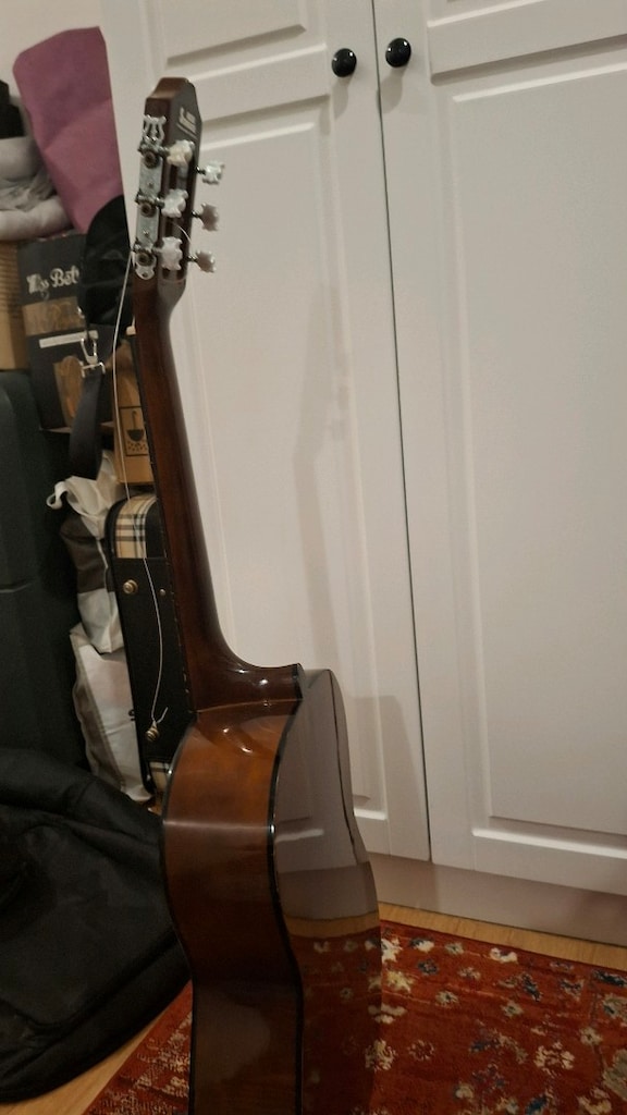 Barcelona Gitar / Laredo Gitar - 4