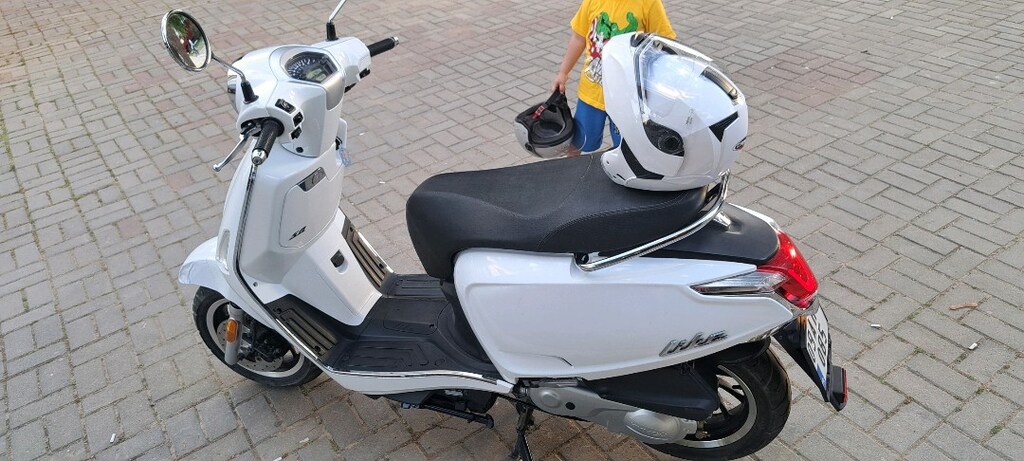 Kmyco Like 50 2021 model 6.000 km de - 6