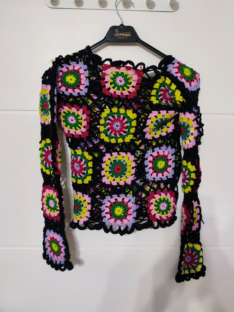 KADIN HIRKA RENKLİ ÇİÇEKLİ ÖRGÜ CROP BLUZ - 2
