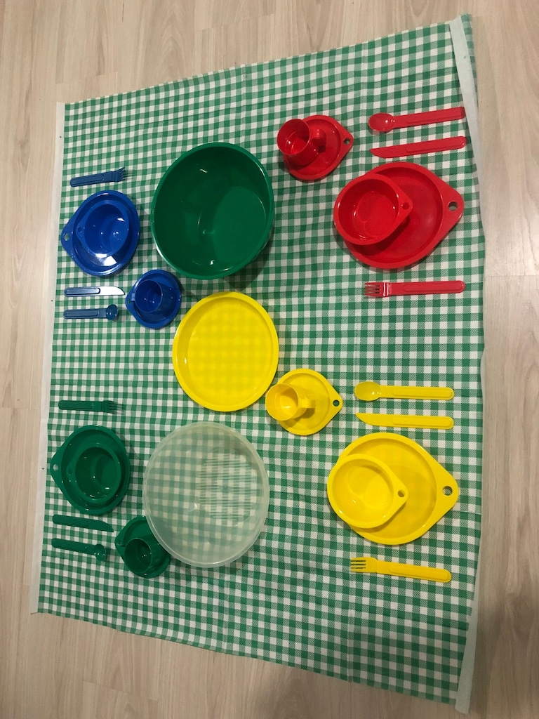 DÜŞTÜ !!! Piknik İçin Masa Üstü Set (4 çocuk, 32 parça) - 4