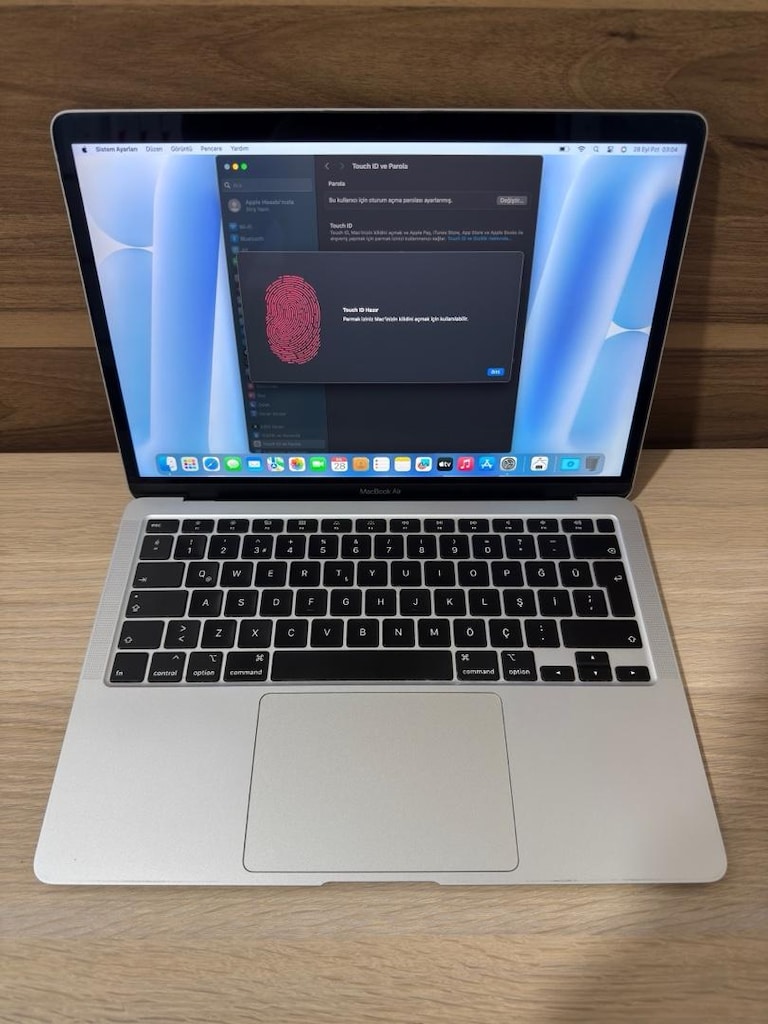MacBook Air / i3 / 13 inç / 8 GB Ram / 256 GB Ssd - 4