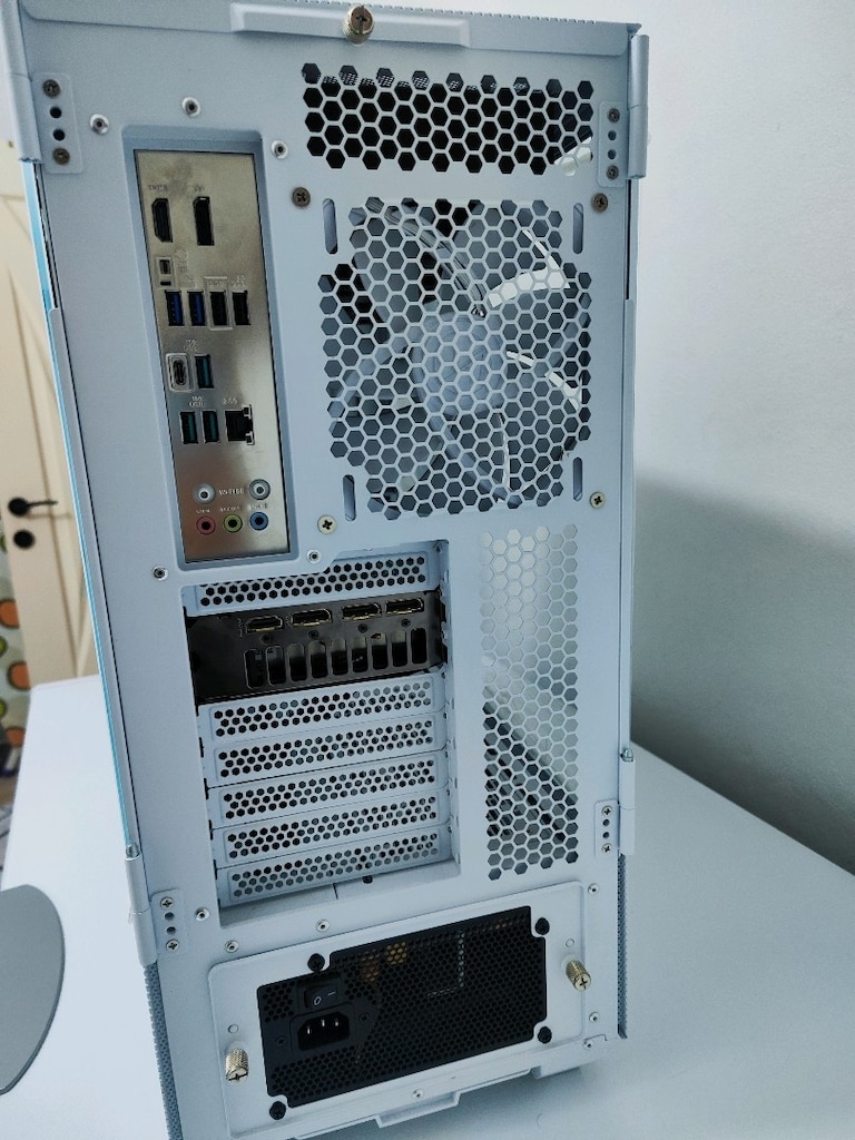 Full Set Gaming/Render PC - RTX 5070 & Ryzen 9 9950X, 32GB, 1TB SSD - 8