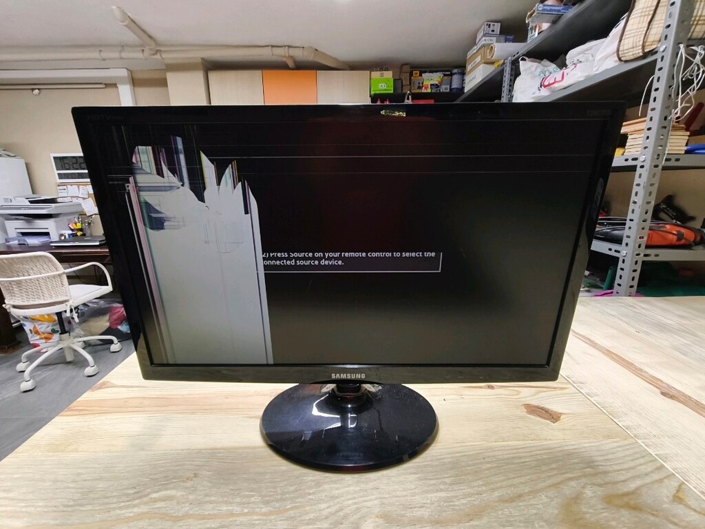 Samsung T24C300EW 24" Full HD Monitör/TV - Panel Arızalı - 6
