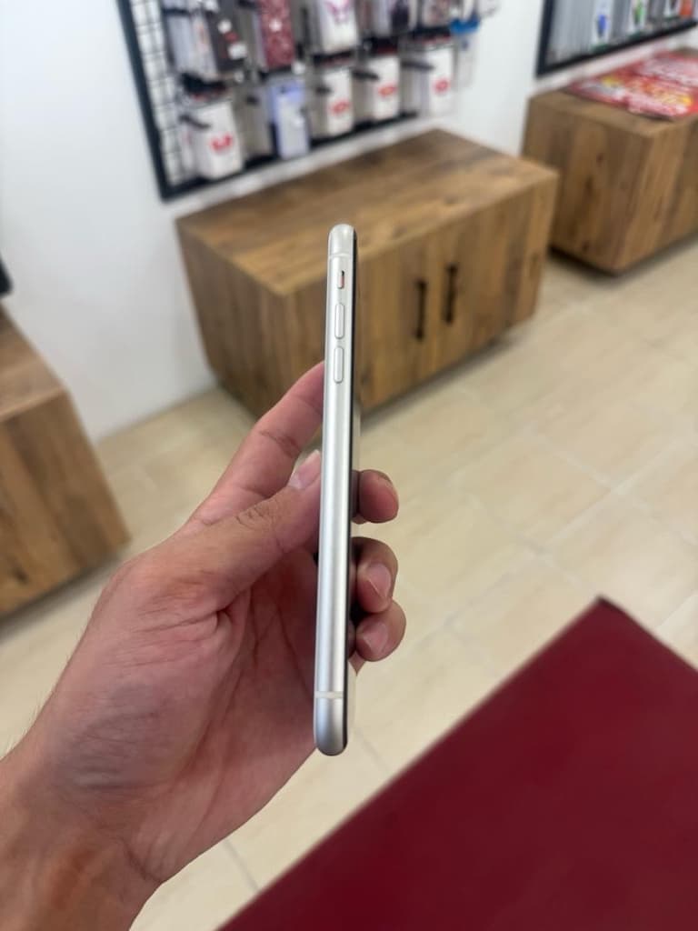İphone 11 Beyaz 64GB - 3