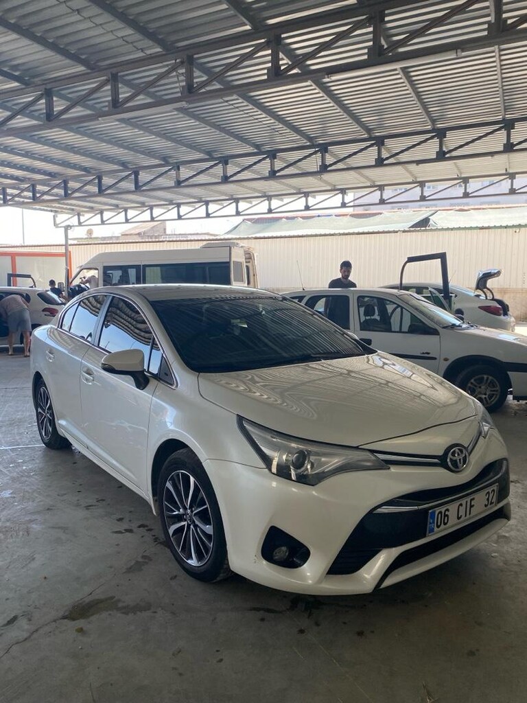 Sahibinden Toyota Avensis 1.6 D-4D Premium - 4