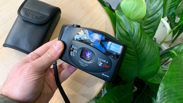 Yashica EZ View Analog Fotoğraf Makinesi + Orijinal Deri Kılıf - TEMİZ
