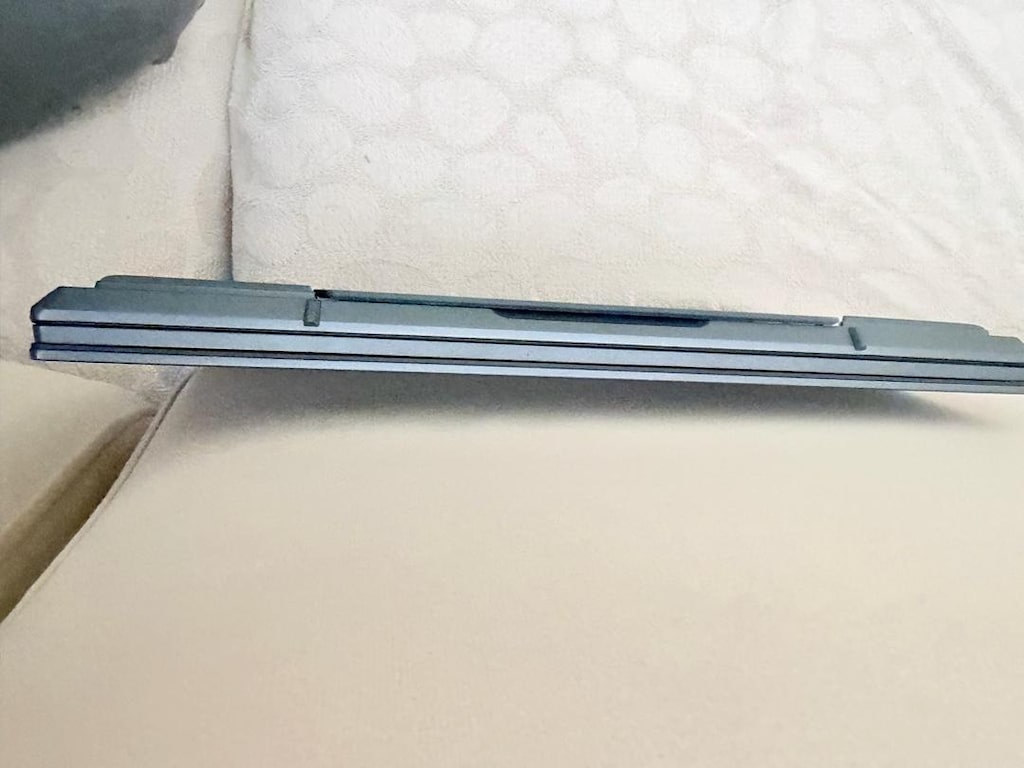 Asus ZenBook Duo UX8406CA Kılıfı Var - 12