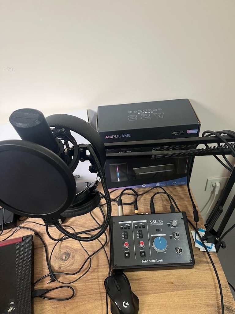 ses kayıt cihazı/ mikrofon/ kulaklık/ 2+1 hoparlör ve tripot