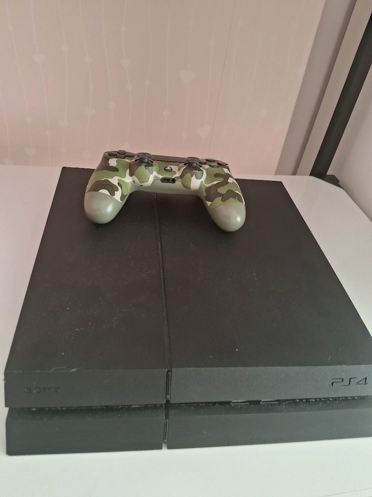 ps4 standart kasa 500gb + ps4 kolu asker desenli