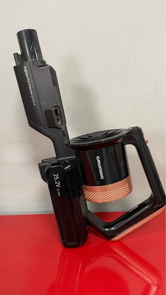 GRUNDIG ŞARJLI SÜPÜRGE. SADECE MOTOR KISMI SATILIKTIR 2500₺ - 6