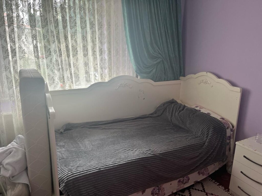 Beyaz Klasik İşlemeli Karyola + Yatak 90x190 – Temiz ve Sağlam - 3