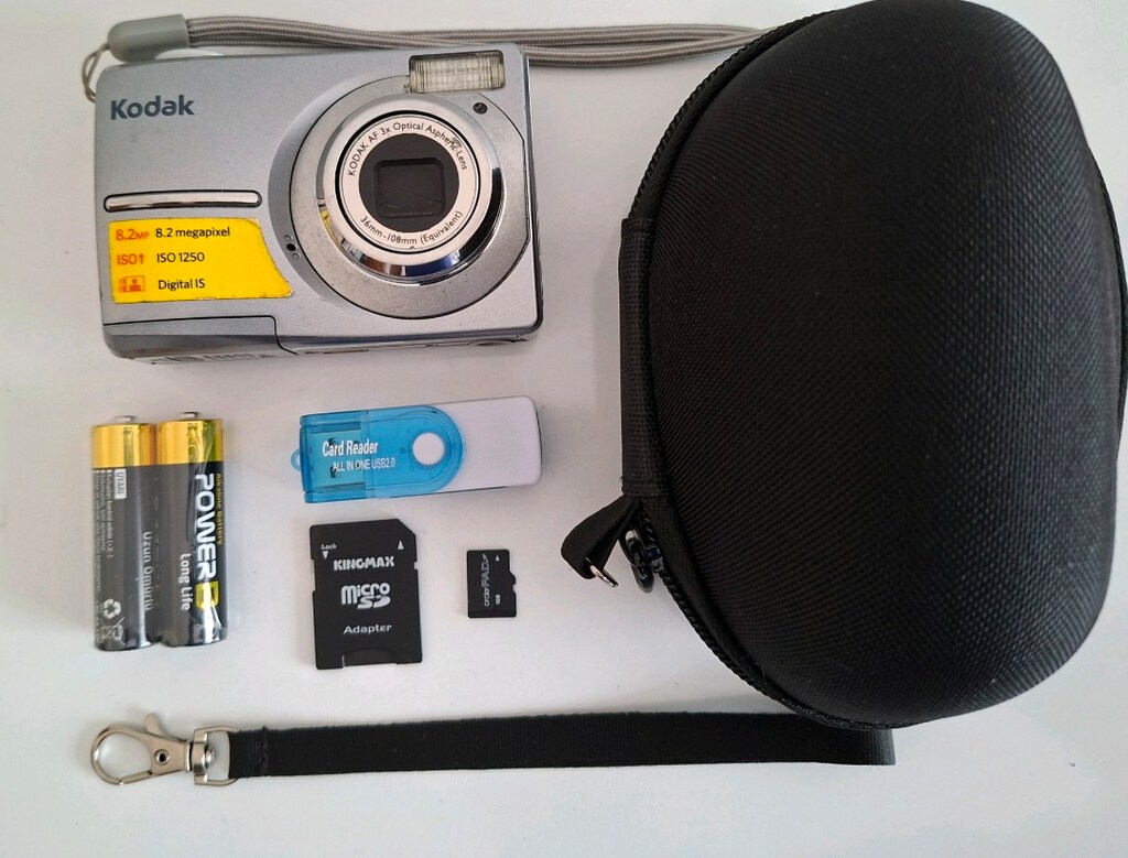Kodak EasyShare C813 Dijital Fotoğraf Makinesi 8.2 Megapiksel 3X Zoom - 8