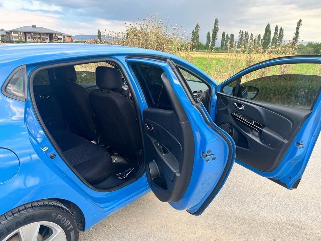 2013 model 0.9 TCe ICON Clio 4 - 4