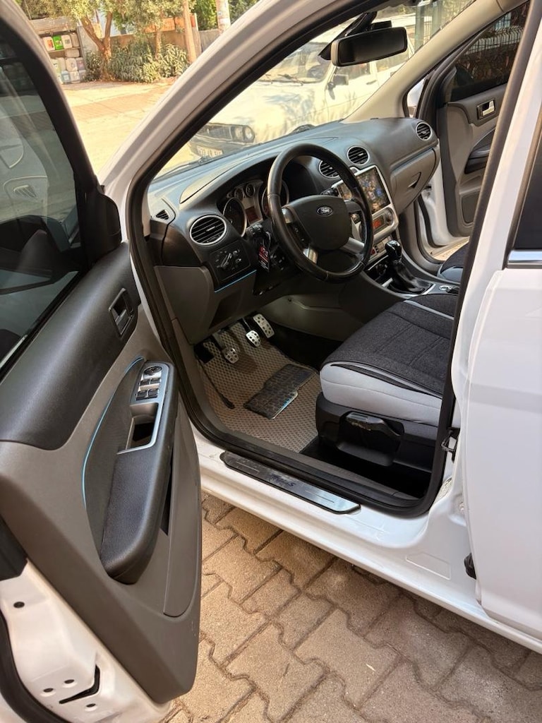 Ford Focus 2011 Titanyum Bakımlı ve Tertemiz - 8