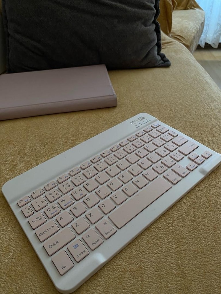 iPad A16 11.nesil WİFİ 128GB ve +klavye +mouse kablosuz bağlantı - 2