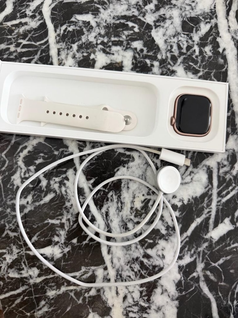 Apple Watch Series 11 42 mm Roze Altın - 4