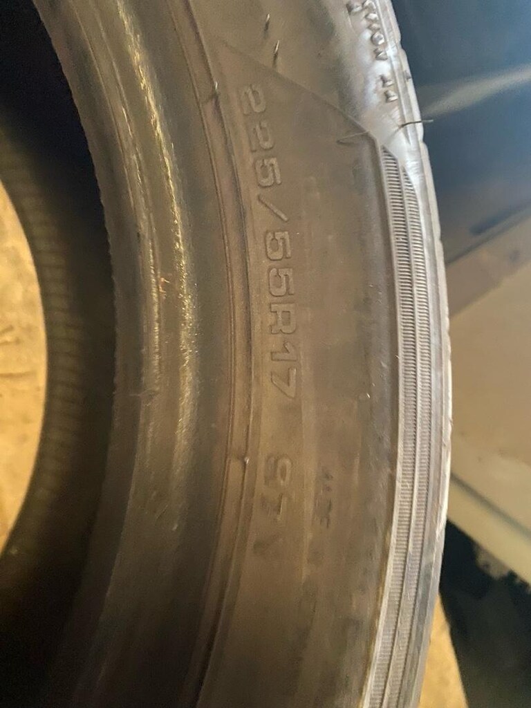 225/55/17 rft googdyear - 2
