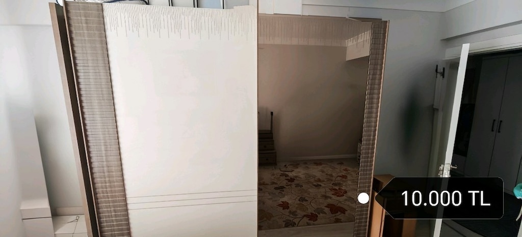 Yatak Odası Takımı(GARDROP,Komidinler, Aynalı Makyaj dolabı) TEMİZDİR.