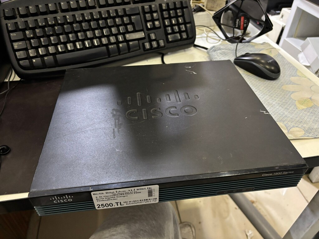 Cisco 1921/K9 Entegre Servis Yönlendiricisi - 3