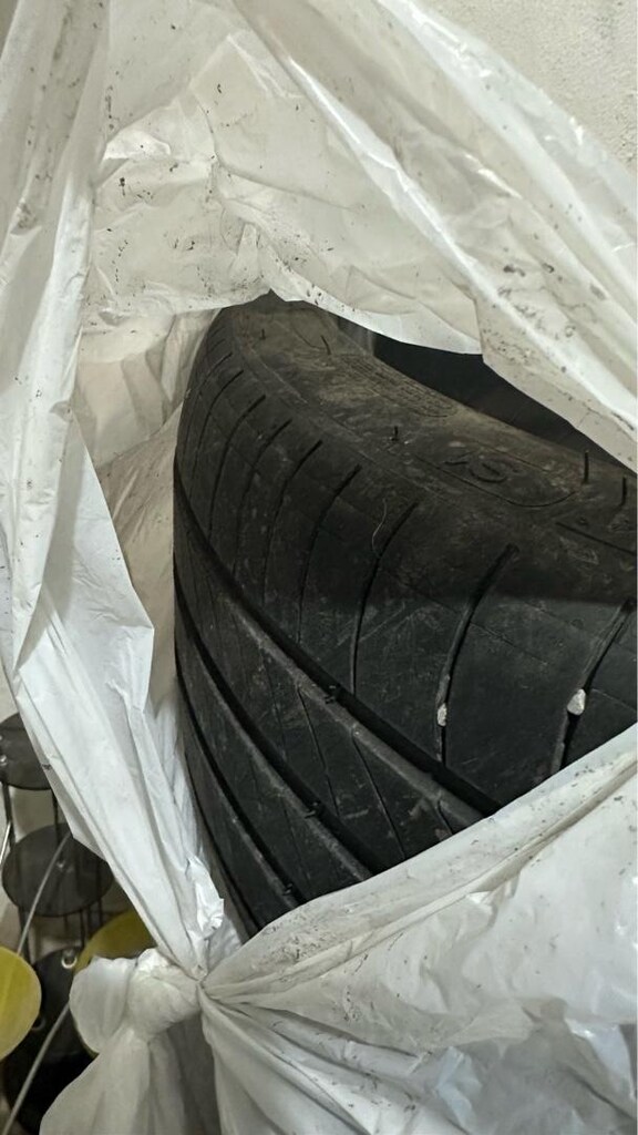 225/40/18 Michelin Primacy 4 - 5