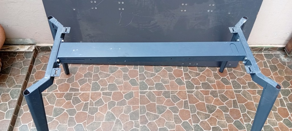 Metal Ayaklı Masa - 4