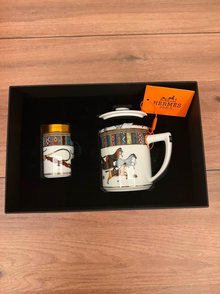 SIFIR ORİJİNAL HERMÈS PORSELEN ÇAY SETİ (SERTİFİKALI)