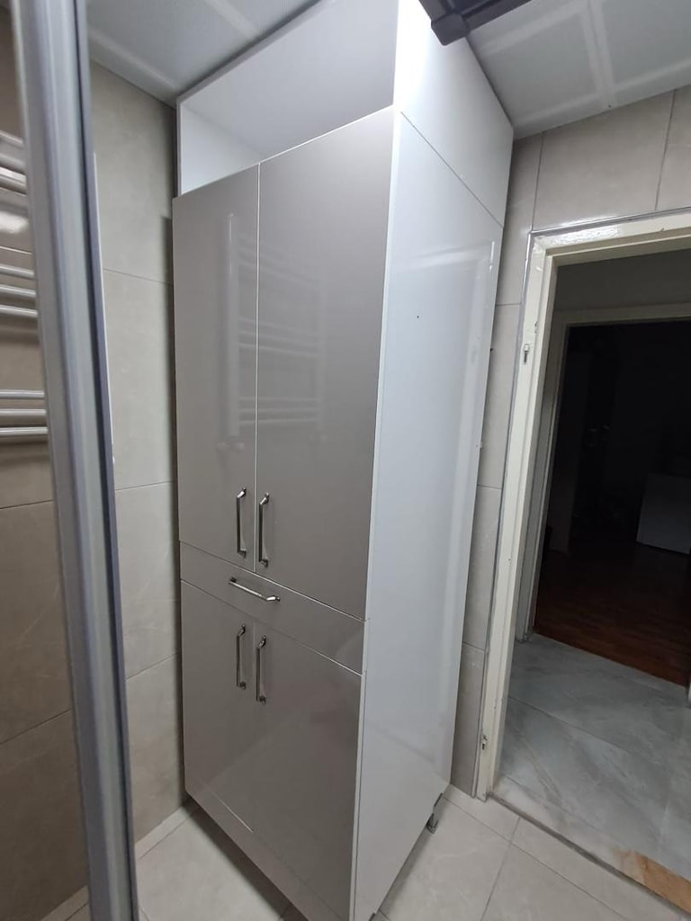 Özel Yapım Çamaşır & Kurutma Makinesi Üstü Banyo Dolabı