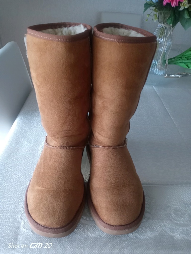 UGG Marka Çizme