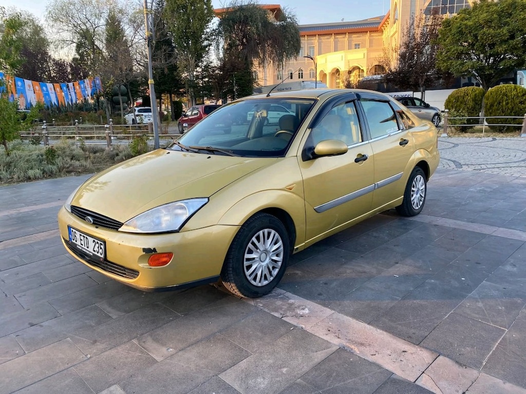 Ford Focus 1 - 5