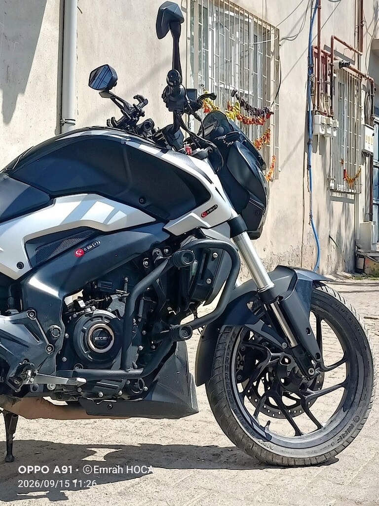 Bajaj Dominar - 8
