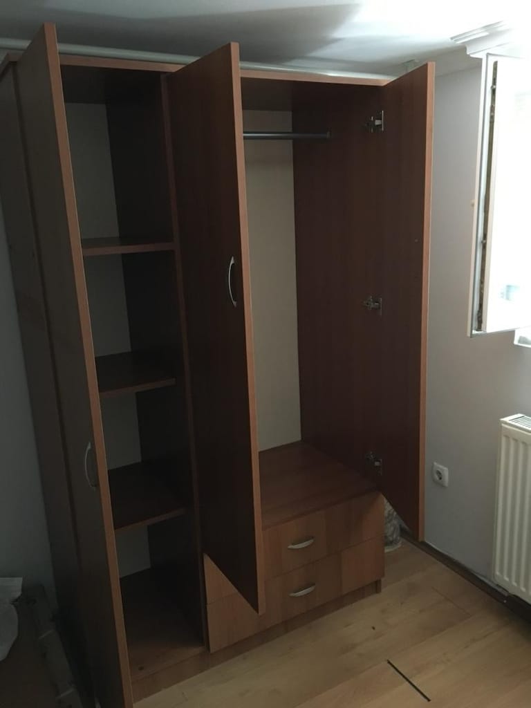 Bahçe katından ( giriş katından )teslim Çok Sağlam 3 Kapılı Gardırop - 4